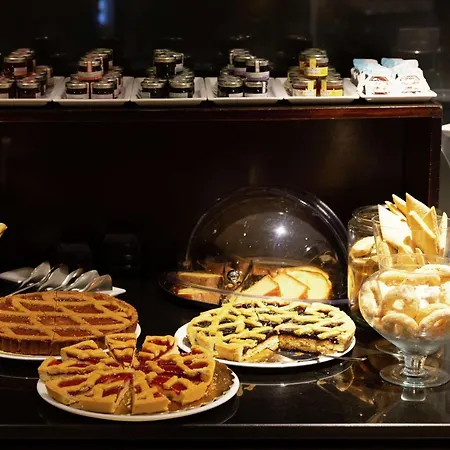 Hilton Garden Claridge Hotell