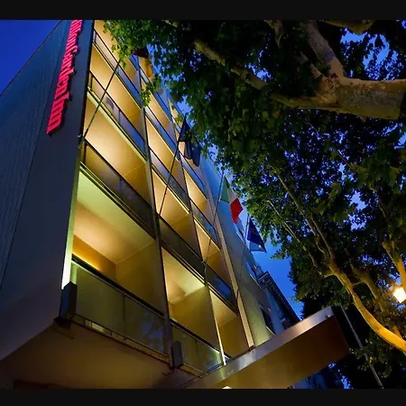 Hilton Garden Claridge 4*