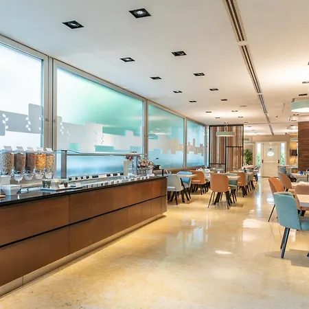 Hilton Garden Claridge Hotel Rome