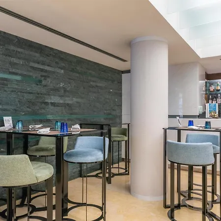 Hotel Hilton Garden Claridge 4*
