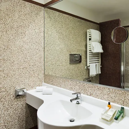 罗马克拉里奇希尔顿花园酒店 酒店 4*