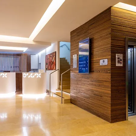 酒店 罗马克拉里奇希尔顿花园酒店 4*