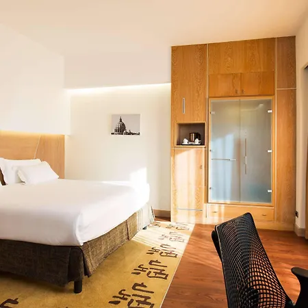 酒店 罗马克拉里奇希尔顿花园酒店 4*