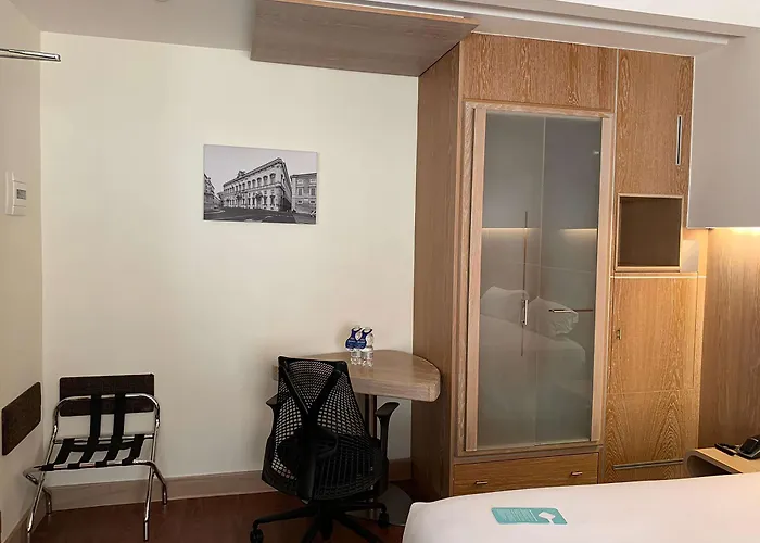 Hilton Garden Claridge