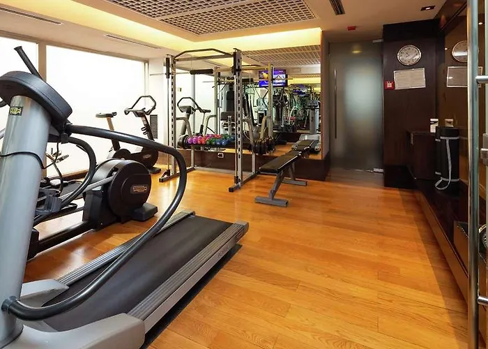 Hilton Garden Claridge 4*