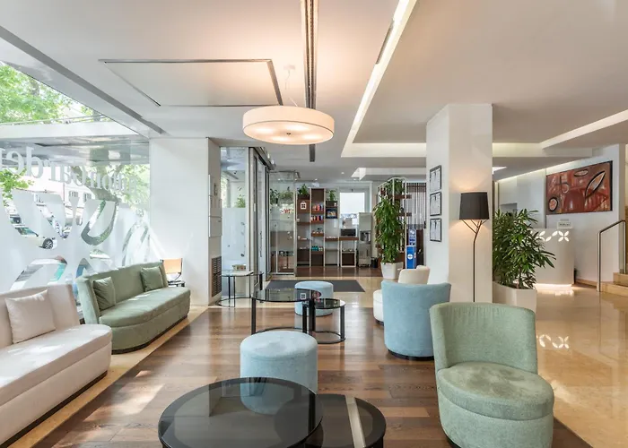 Hilton Garden Claridge 4*