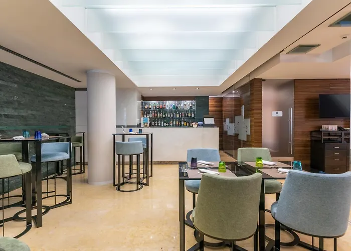 Hotel Hilton Garden Claridge 4*