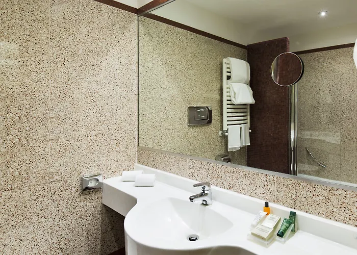 Hilton Garden Claridge Hotel 4*