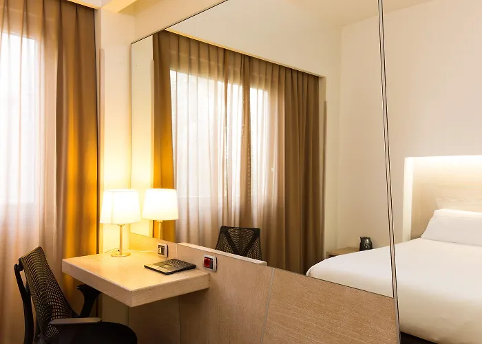 Hilton Garden Claridge 4*