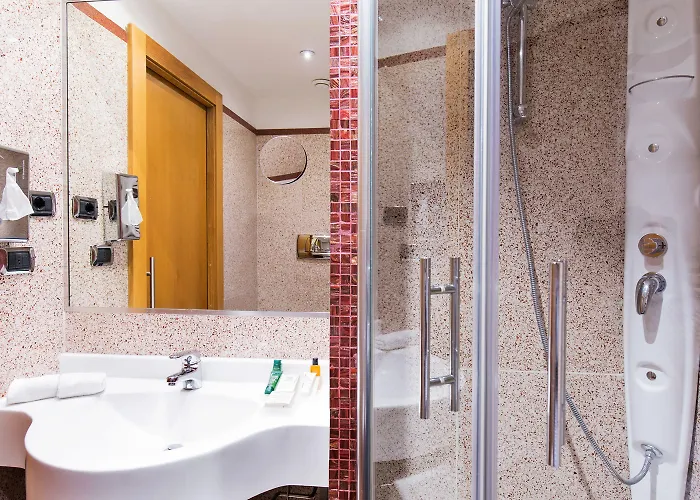 Hilton Garden Claridge 4*