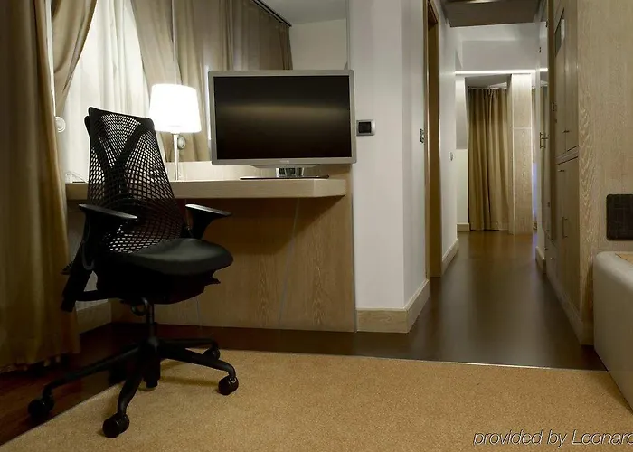 Hilton Garden Claridge