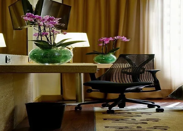 Hilton Garden Claridge Hotel