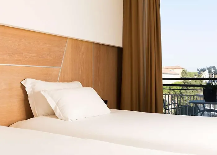 Hilton Garden Claridge Hotel