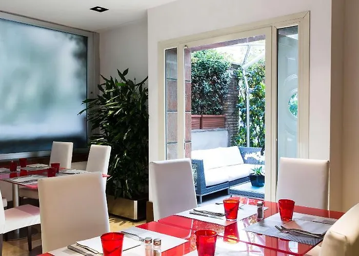 Hotel Hilton Garden Claridge 4*